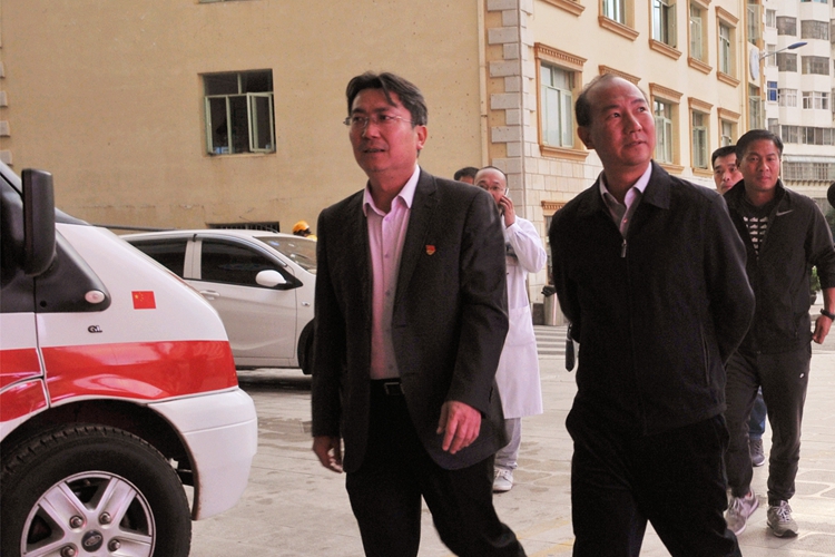不忘初心 牢记使命 李光林到红河州第三人民医院开展党建调研