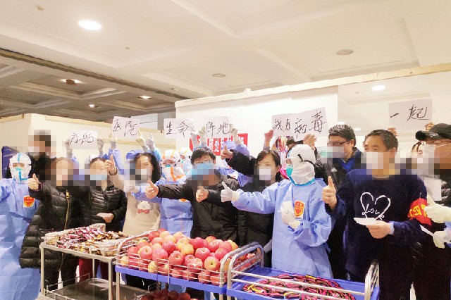江汉方舱医院举行一场特别的诗歌朗诵会：战胜病毒，一起回家!