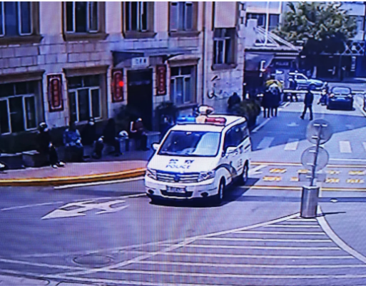 走失儿童想吃冰激凌 红河州三医院保安与警察帮助其找回家人