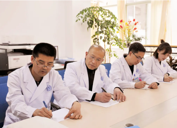 云南省表彰51名优秀青年中医 红河州第三人民医院双文武榜上有名