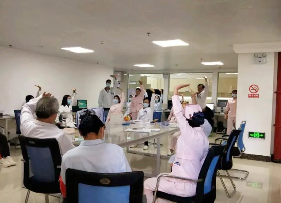 开展八段锦和手指操 红河州第三人民医院心内科 心脏康复办法多