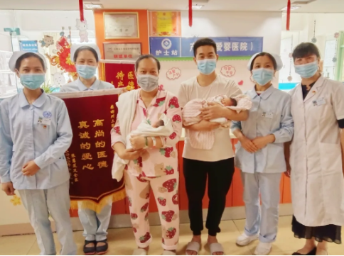 “六一”开心啦：红河州第三人民医院又顺产一对双胞
