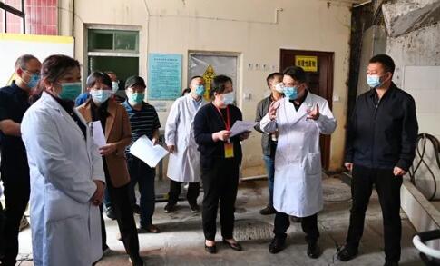 个旧市人大督导组督查红河州第三人民医院疫情防控和医疗废物管理