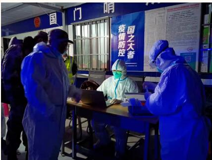 【诗歌】铜墙铁壁