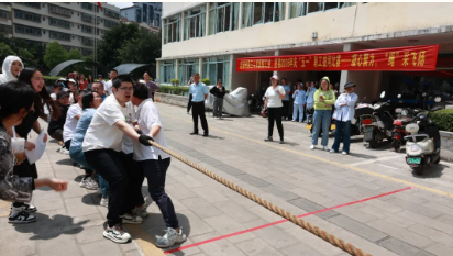 【活力卫健】“绳”采飞扬聚合力！红河州第三人民医院职工拔河赛庆“五一”